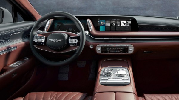 Седан Genesis G90 сможет ездить на автопилоте не быстрее 60 км/ч