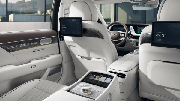 Седан Genesis G90 сможет ездить на автопилоте не быстрее 60 км/ч