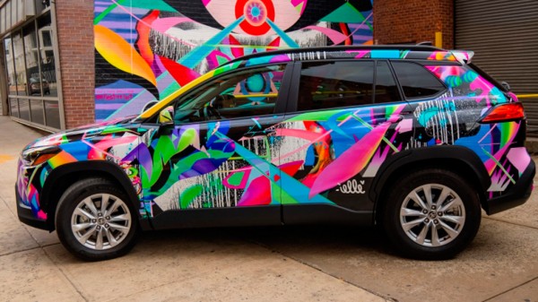 Американские художники подготовили три уникальных Toyota Corolla Cross