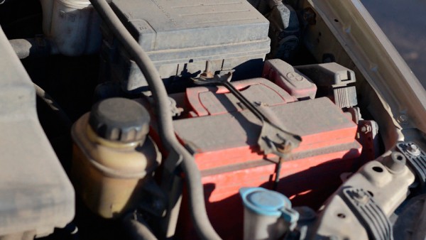 Автоэксперт Моржаретто рассказал, что автосалоны РФ вместо замены запчастей занялись их восстановлением