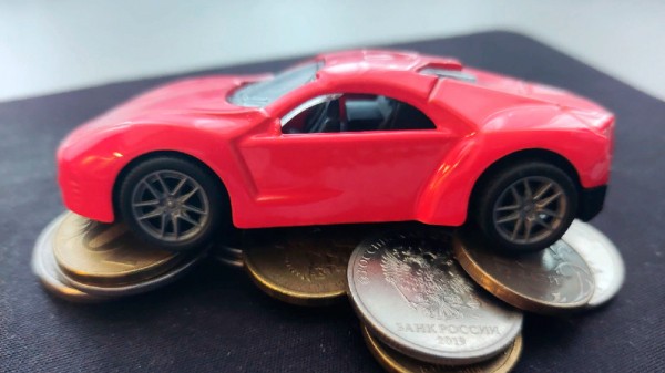 Автоэксперт Моржаретто рассказал, что автосалоны РФ вместо замены запчастей занялись их восстановлением