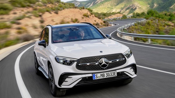 Компания Mercedes-Benz показала кроссовер GLC нового поколения 