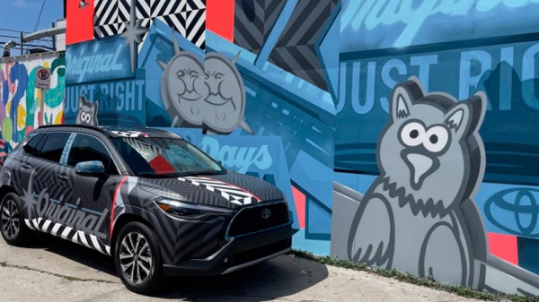Американские художники подготовили три уникальных Toyota Corolla Cross