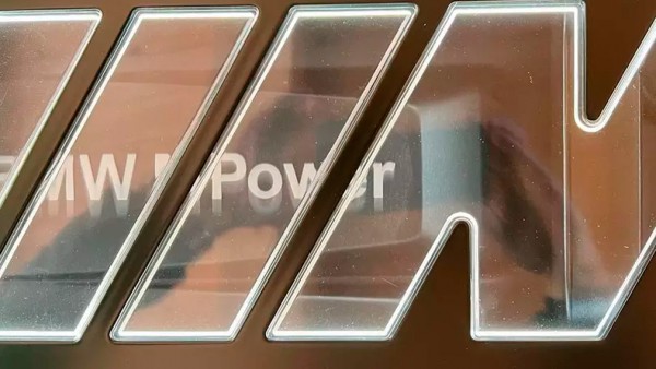 Бывший глава подразделения BMW M показал эксклюзивный капот для M4