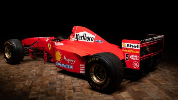 На продажу выставлен болид Ferrari из 1990-х годов