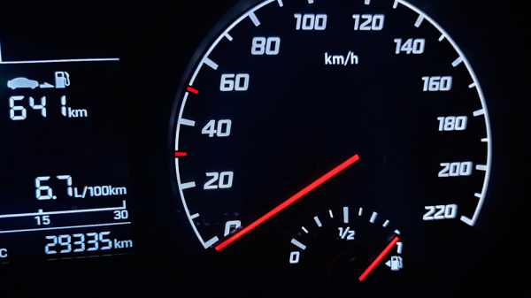 На выпускаемые в Европе машины обязали устанавливать системы предупреждения о превышении скорости