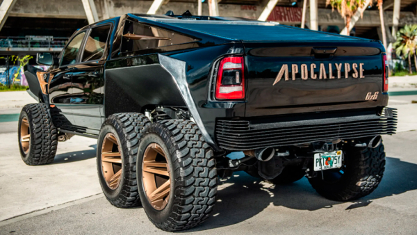 Пикап RAM 1500 превратили в 850-сильный трехосный Juggernaut