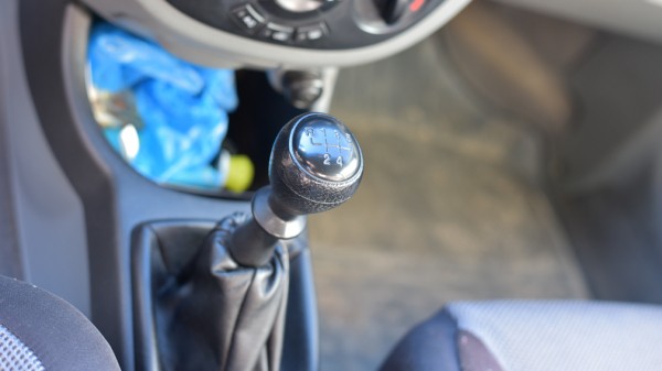 К каким проблемам может привести езда накатом