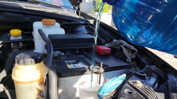 В Сети рассказали, как спасти двигатель, если он закипел в жару