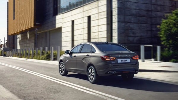 Эксперты объяснили, можно ли превратить старую LADA Vesta в рестайлинговую