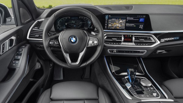 BMW разрабатывает новую версию кроссовера X5 совместно с Toyota