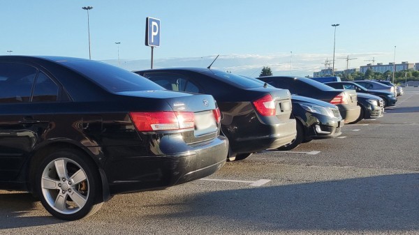 Производство легковых автомобилей рухнуло на 61%