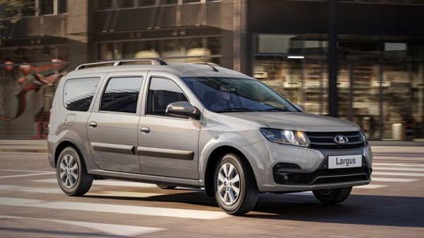 АВТОВАЗ начал отгружать упрощенные модели LADA Largus