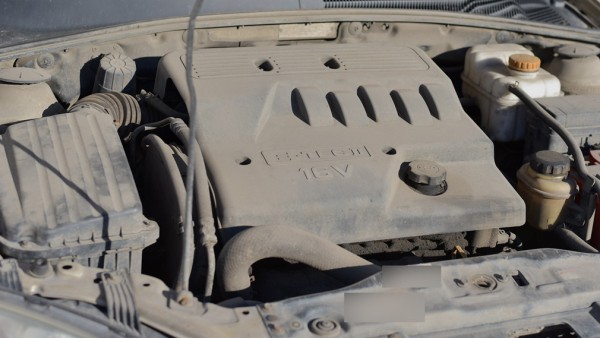 Как помыть подкапотное пространство и не навредить автомобилю