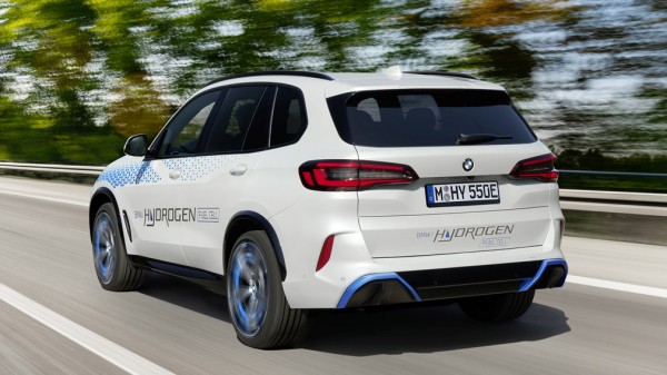 BMW разрабатывает новую версию кроссовера X5 совместно с Toyota