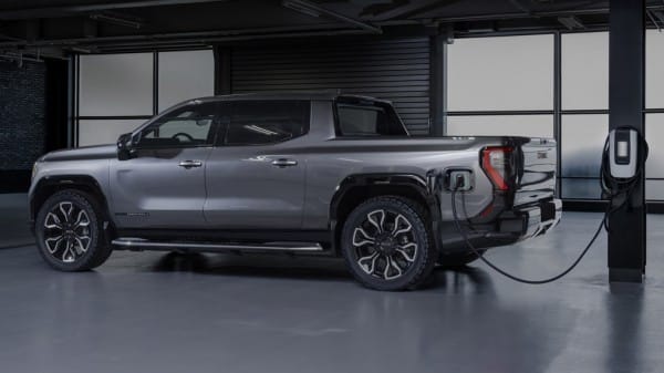 General Motors добавил в свою гамму еще один электрический пикап