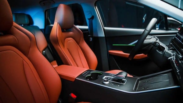 В России появился новый китайский кроссовер Omoda C5