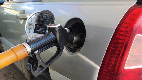 Причины появления запаха бензина в салоне автомобиля