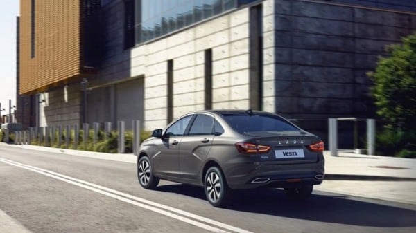 LADA Vesta и CHERY Tiggo 7 Pro в России продаются по одной цене