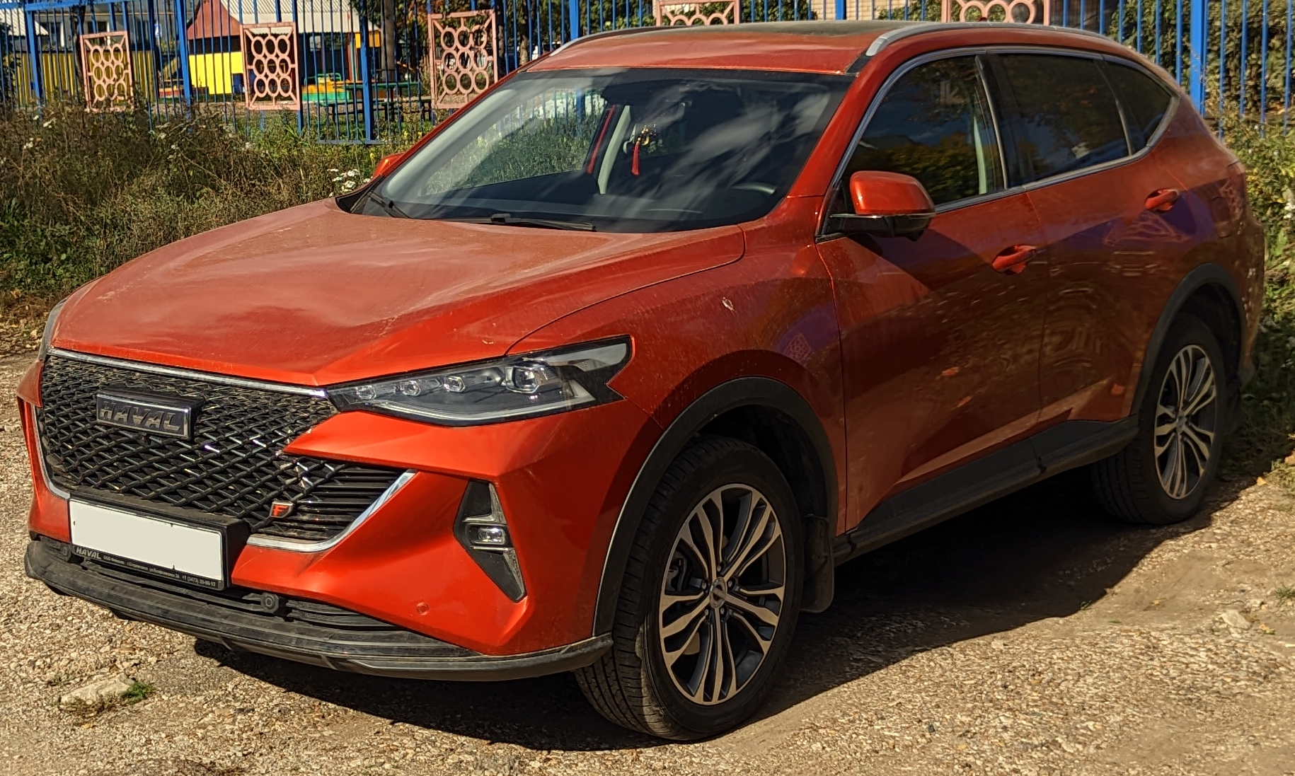 Haval F7 синий — вид спереди