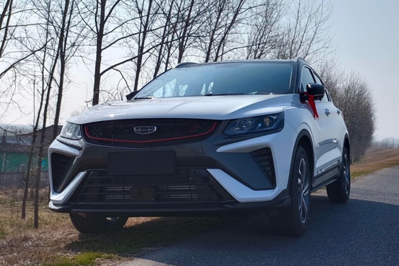 Осмотр кузова Geely Coolray при покупке