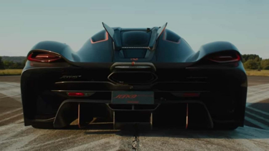 Иллюстрация 101auto.ru: Кoenigsegg Jesko Absolut установил рекорд скорости на четверть мили