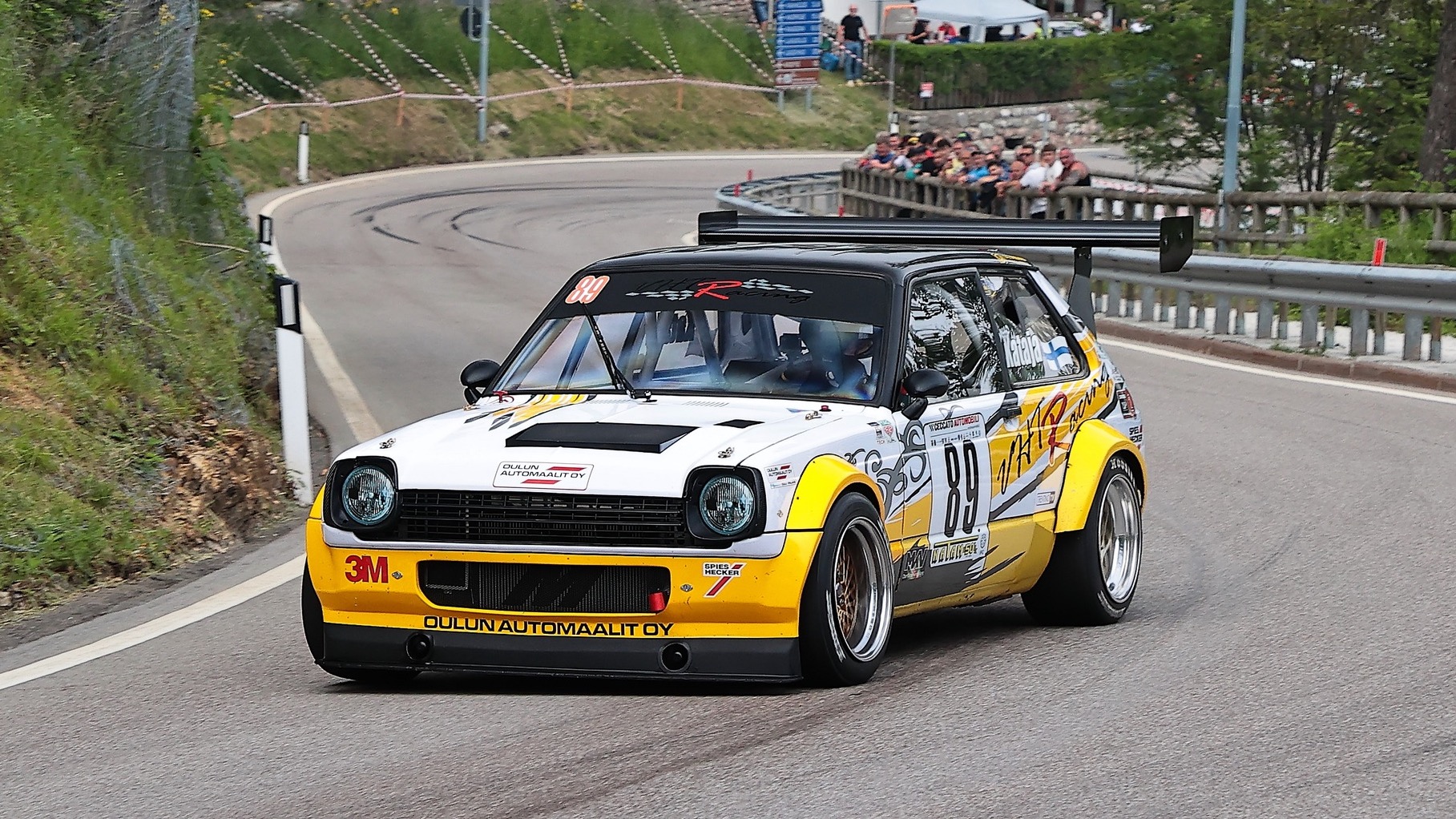Toyota Starlet P60 с кастомным V8 на базе Suzuki Hayabusa