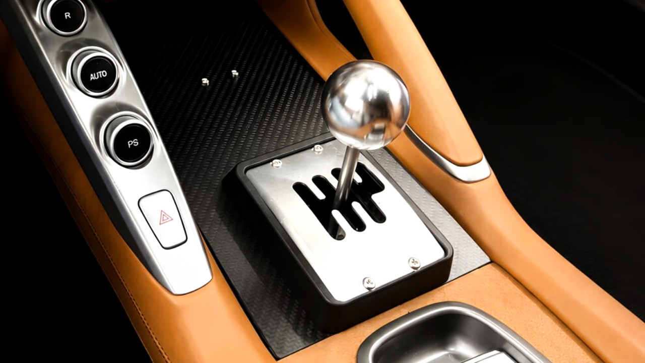 Иллюстрация 101auto.ru: Rezvani QuickShift превращает суперкар с «роботом» в псевдомеханику за $25 000