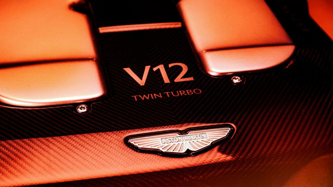 Иллюстрация 101auto.ru: Aston Martin сохранит V12 до 2035 года, если будет продавать его штучно