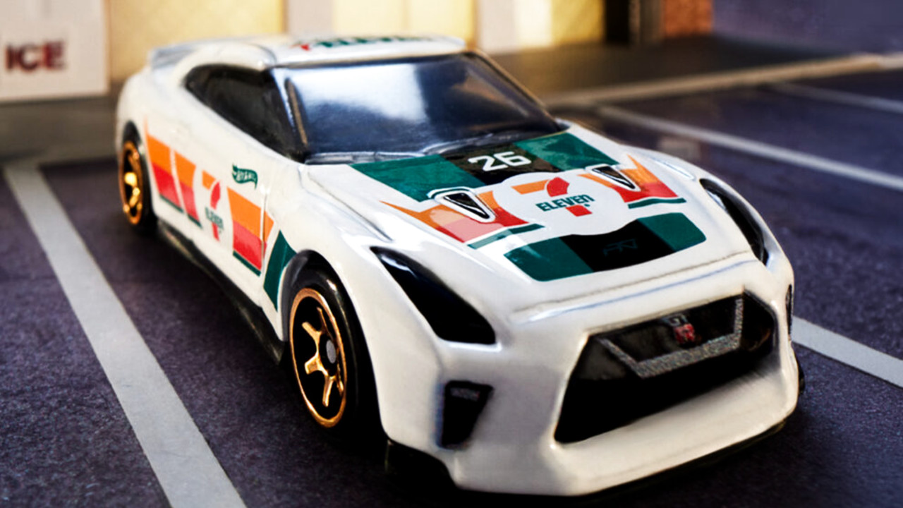 Иллюстрация 101auto.ru: 7-Eleven выпустила Hot Wheels Nissan GT-R за $7,11: коллекционный тираж и нюансы продажи