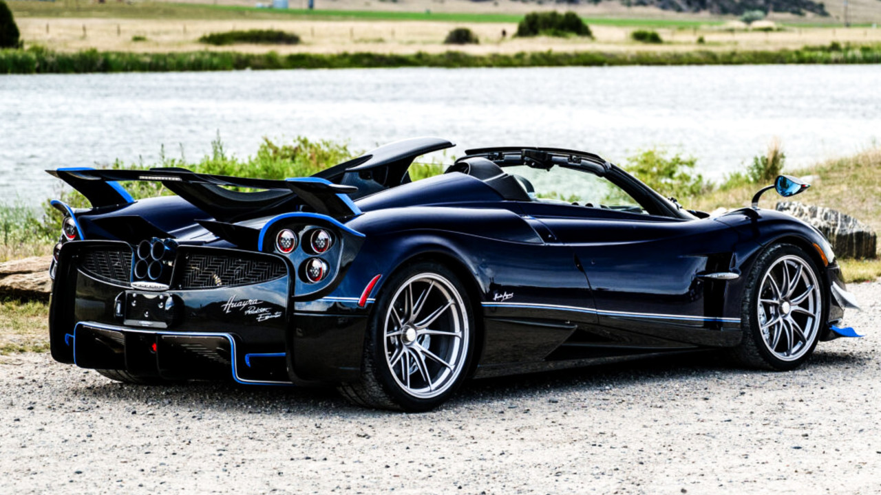 Иллюстрация 101auto.ru: Pagani Huayra Roadster Executor с механикой выставили на аукцион