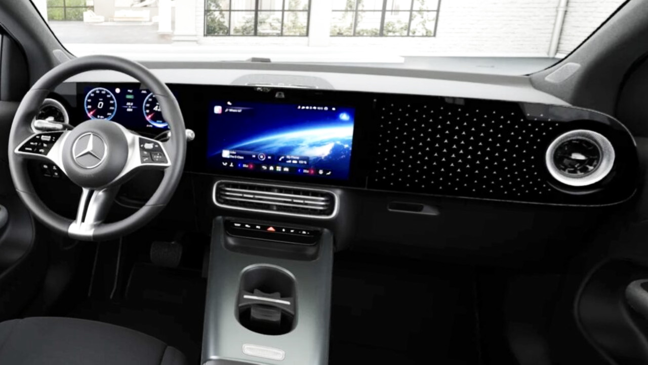 Иллюстрация 101auto.ru: Новый Mercedes GLA 2027: базовая версия лишилась пассажирского экрана и подорожала опциями