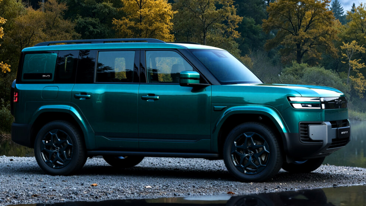 Иллюстрация 101auto.ru: BYD Ti 7 выходит в Британии: дешевле Defender 110 на $22 000 и с холодильником