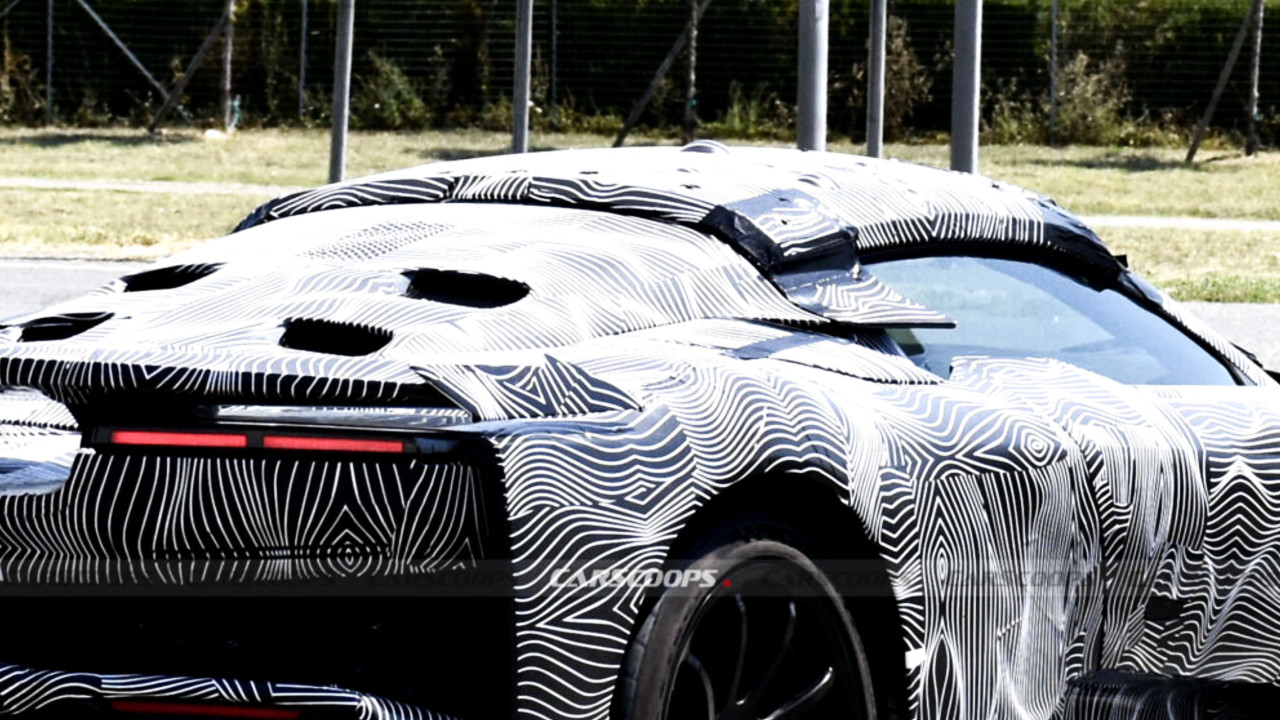 Иллюстрация 101auto.ru: Ferrari готовит F80 Aperta: открытую версию гиперкара заметили на тестах