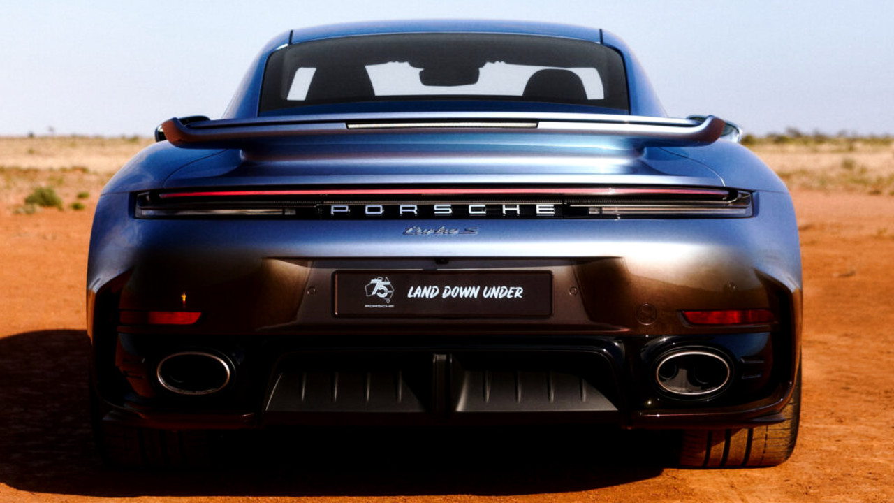 Иллюстрация 101auto.ru: Porsche показала уникальный 911 Turbo S в честь 75-летия марки в Австралии