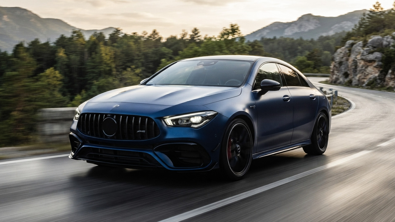 Иллюстрация 101auto.ru: Электрический Mercedes-AMG CLA 45 научили имитировать V8 и переключения передач